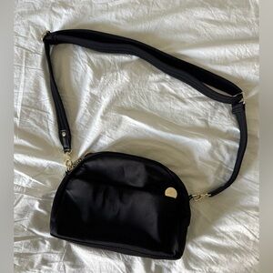 Lo & Sons Nouvelle Crossbody Bag